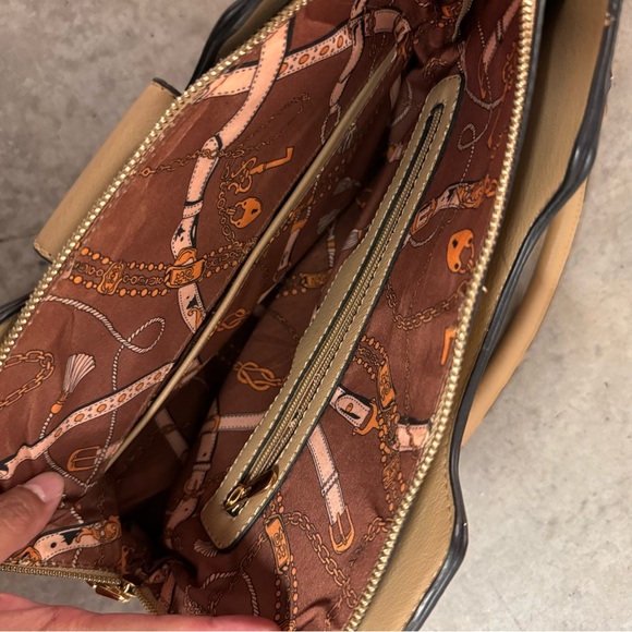 Handbag - Picture 4 of 7